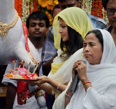 Mamata Banerjee inaugurates 42nd Kolkata Rath Yatra